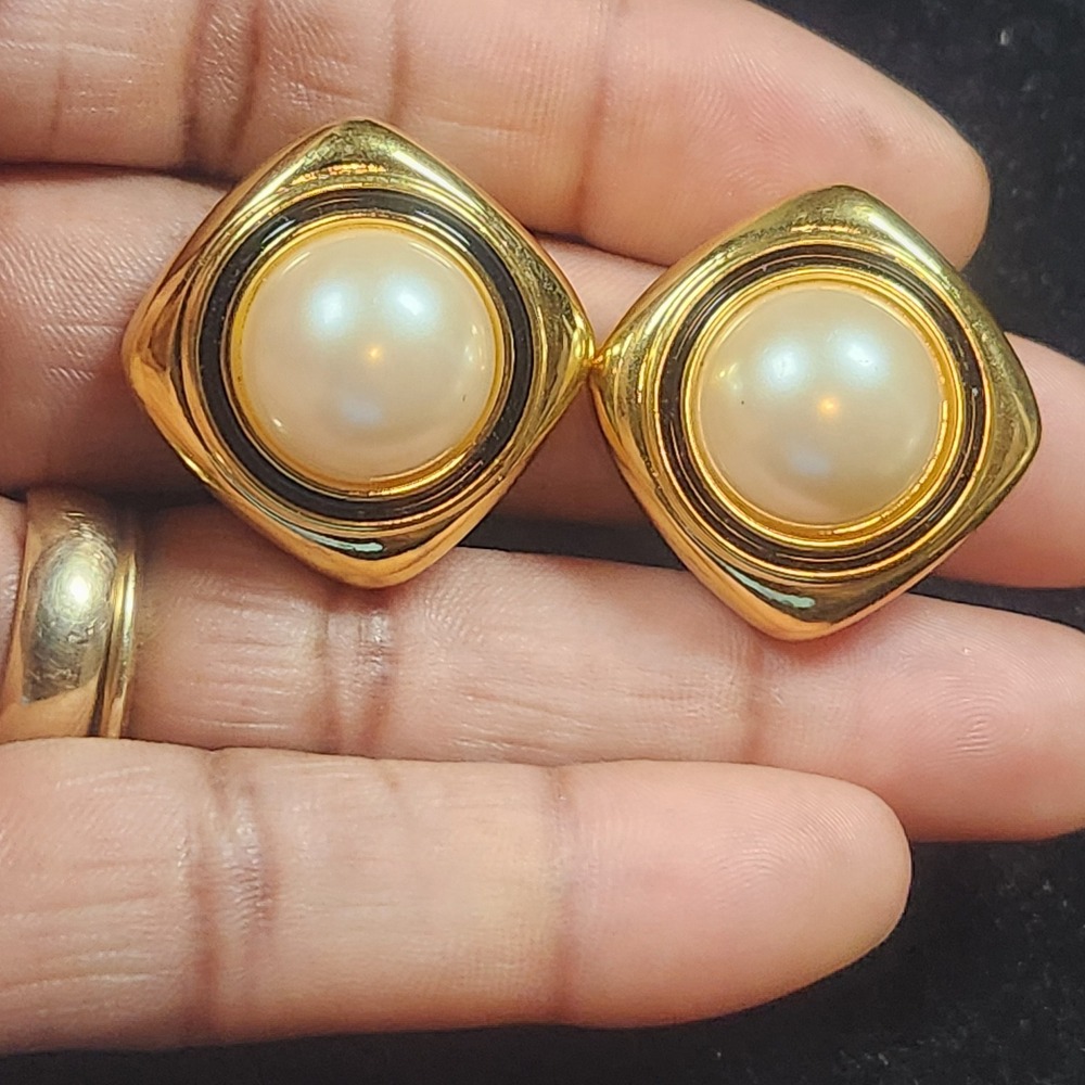 Joan Rivers Vintage Gold Tone Faux Pearl Black Enamel‎ Square Clip On Earrings